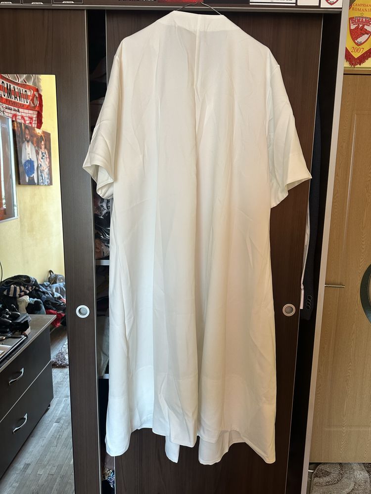 Vand rochie noua