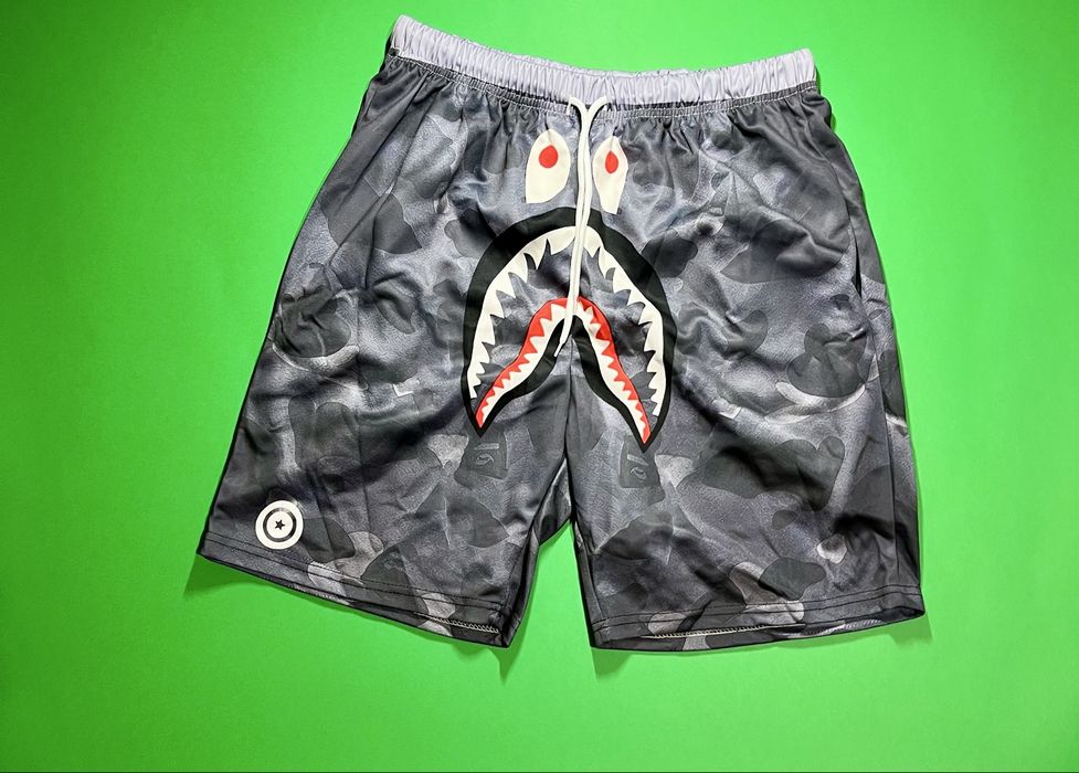 Сиви къси гащи на BAPE