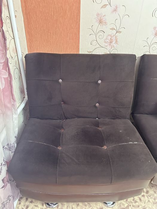 Продается диван и два кресла