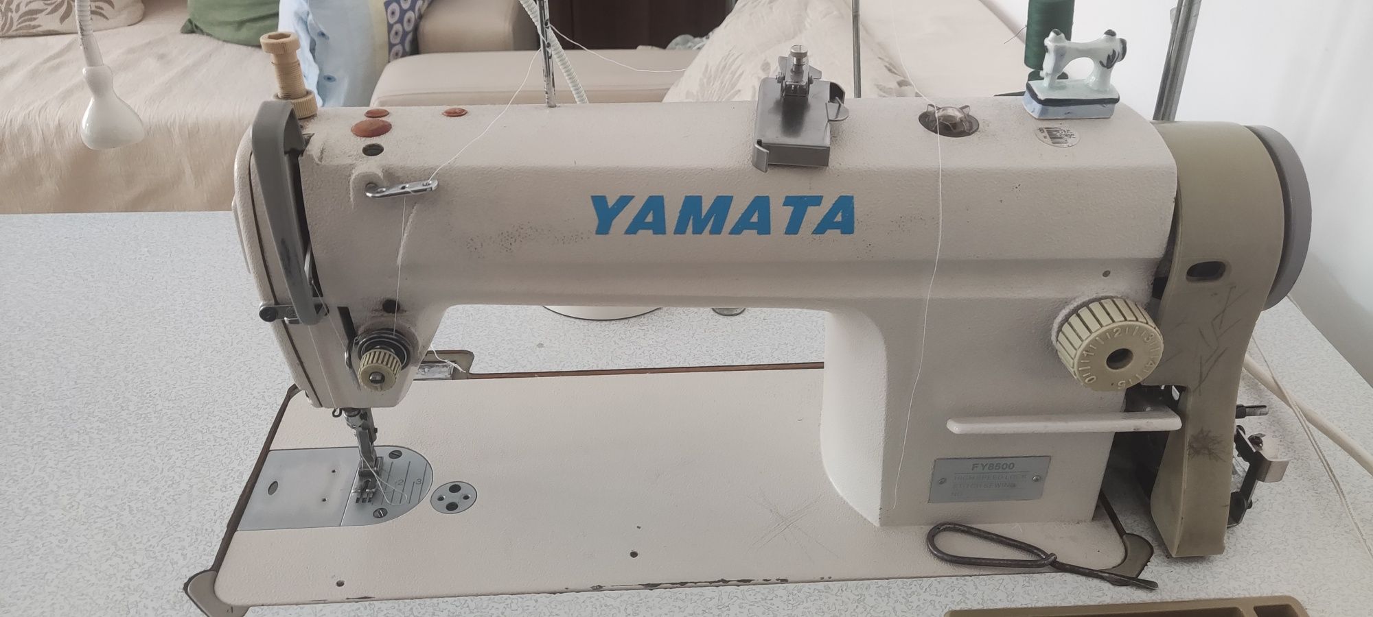 Vând mașină de cusut profesională YAMATA