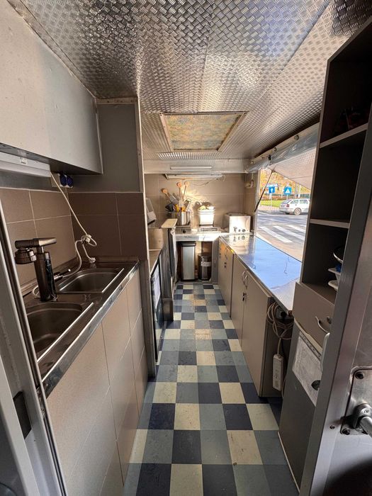 Food Truck Mercedes Benz Sprinter CDI, 100k km, 380v