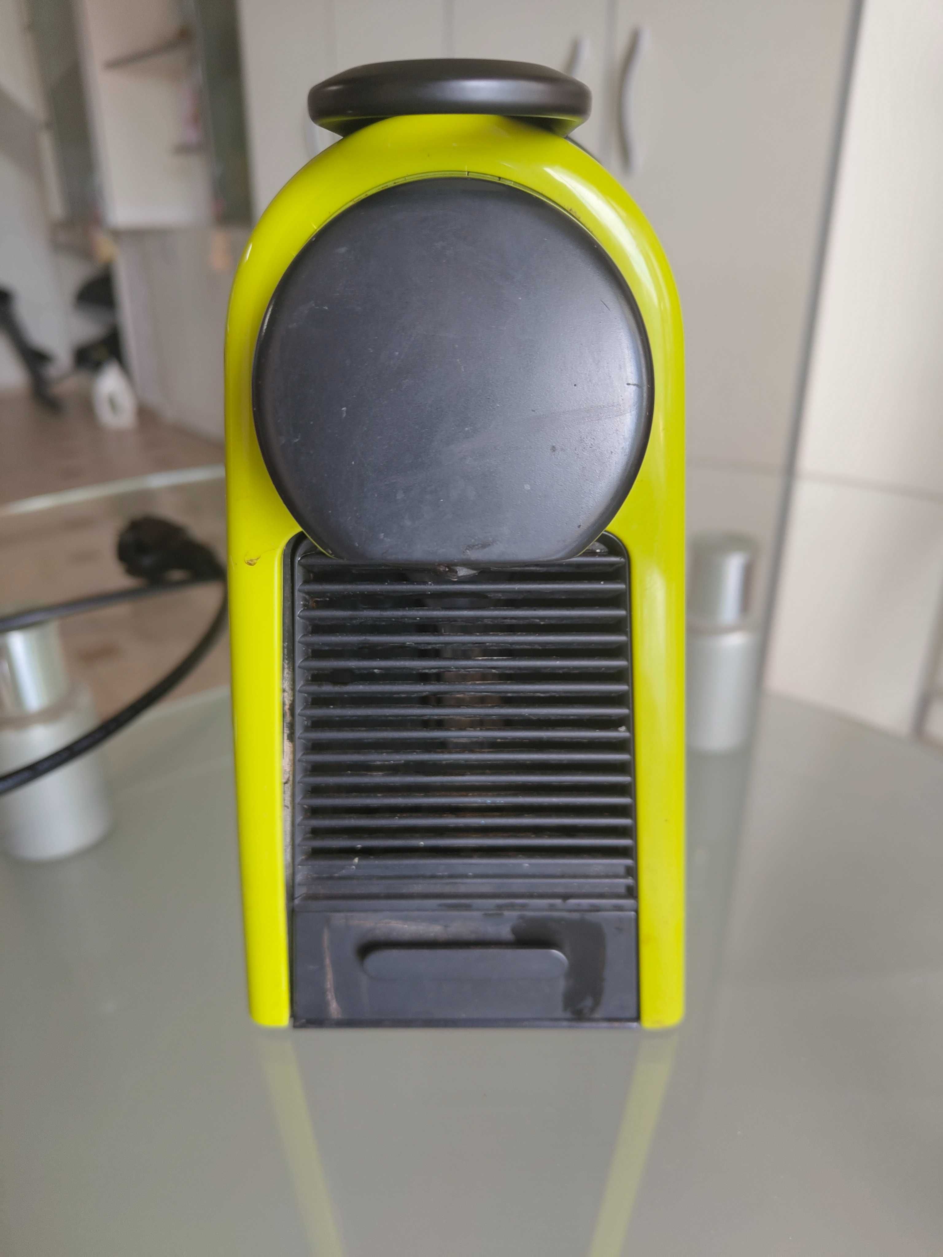 Nespresso Essenza Mini еспресо машина – за части