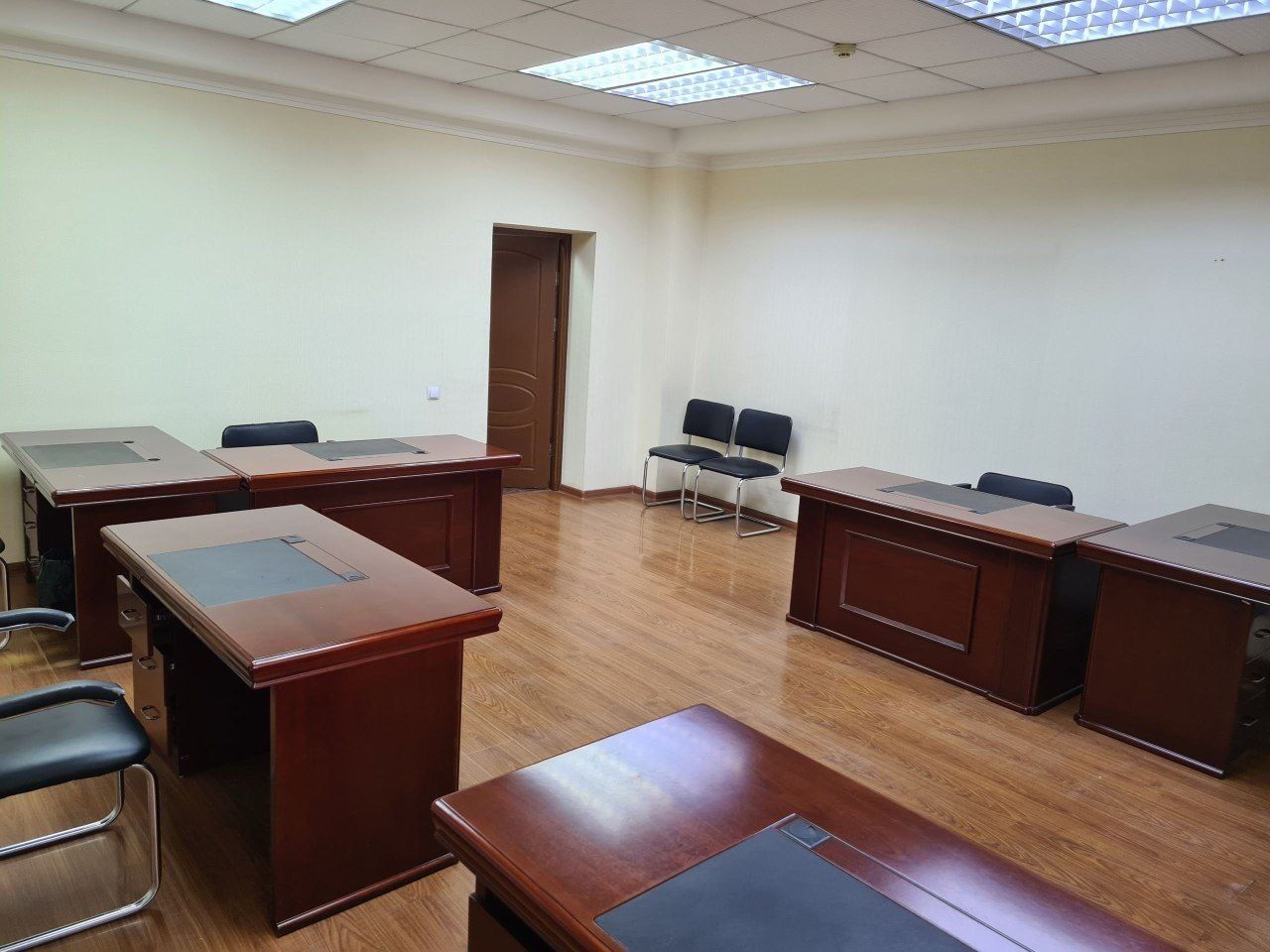 Уютные комфортные офисы разных площадей в бизнес центре!