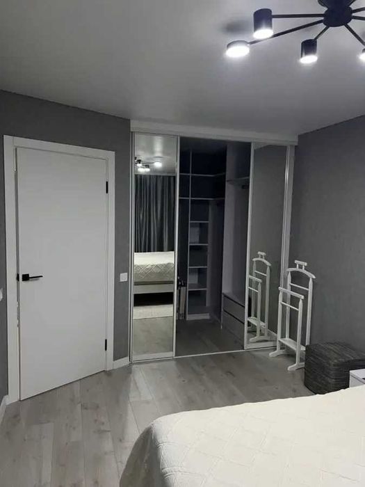 Дава се под наем Двустаен апартамент в София, Център - 56 кв.м за 382.5 € - Снимка #4