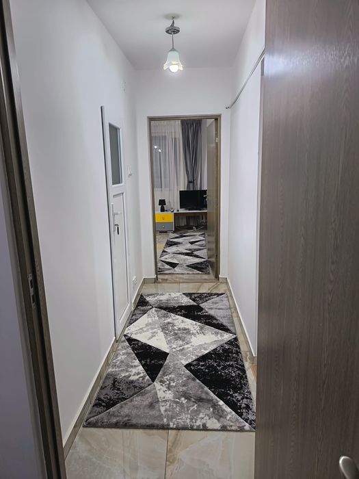 Închiriere apartament 3 camere