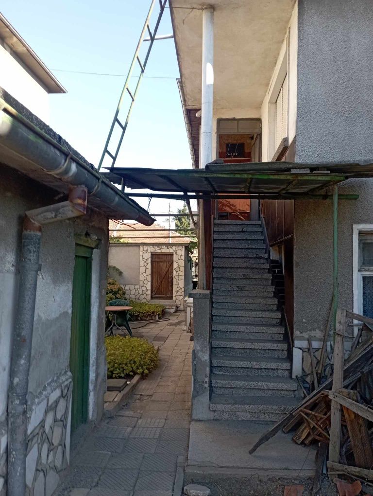 Продавам къща в град Стамболийски