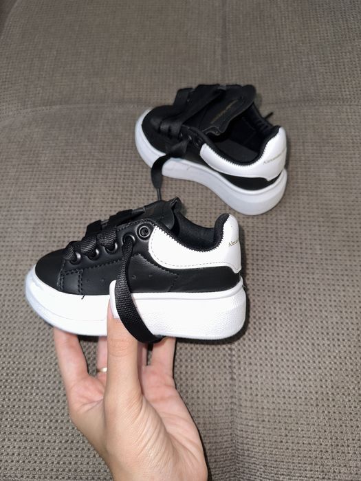 Adidasi Alexander Mcqueen marimea 22