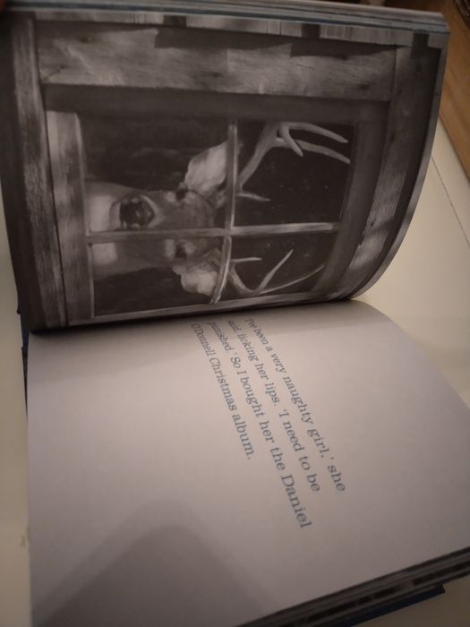 Оригинална английска книга със стотици черно бели снимки и текстове