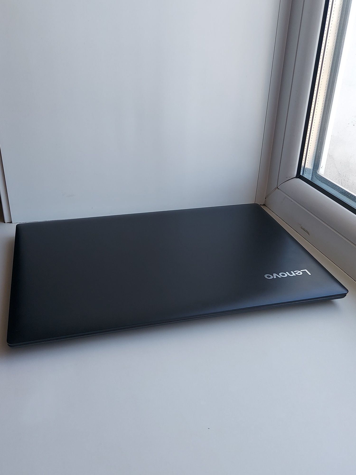 Срочно продам ноутбук Lenovo ideapad 330-15IKB
