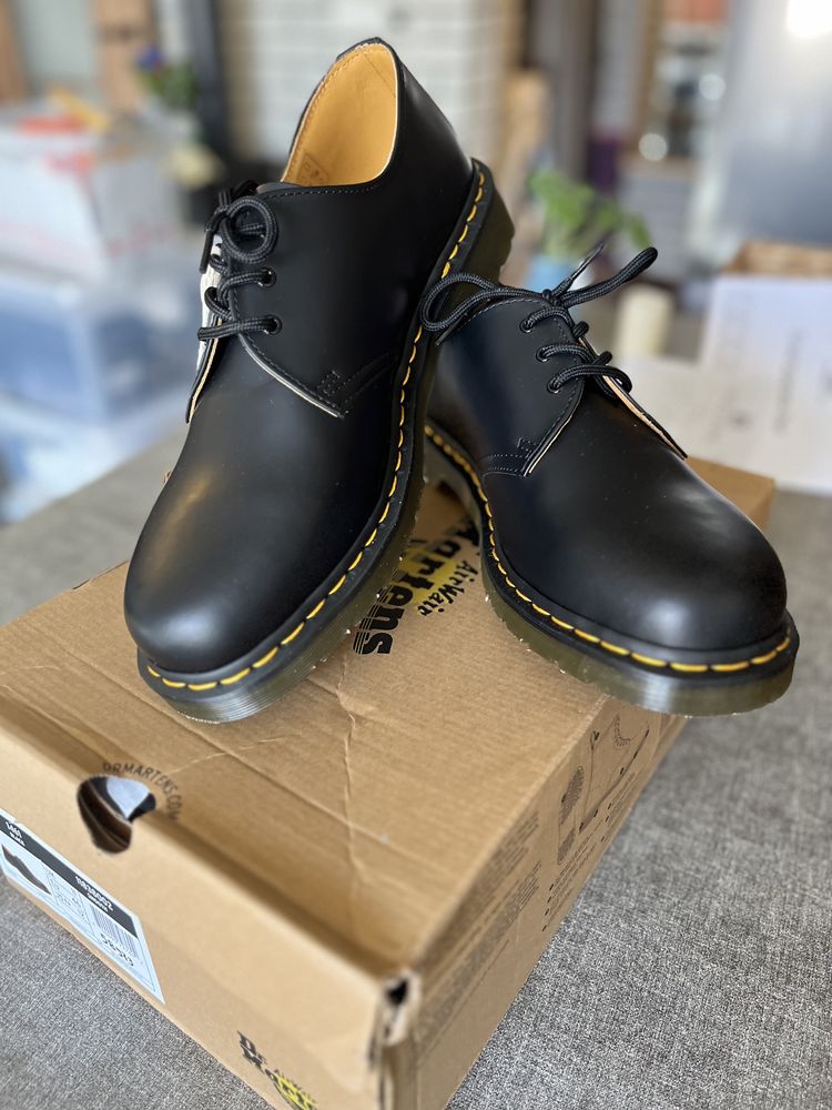 Продава се Dr. Martens, Чисто нов. Кожа в черен цвят.