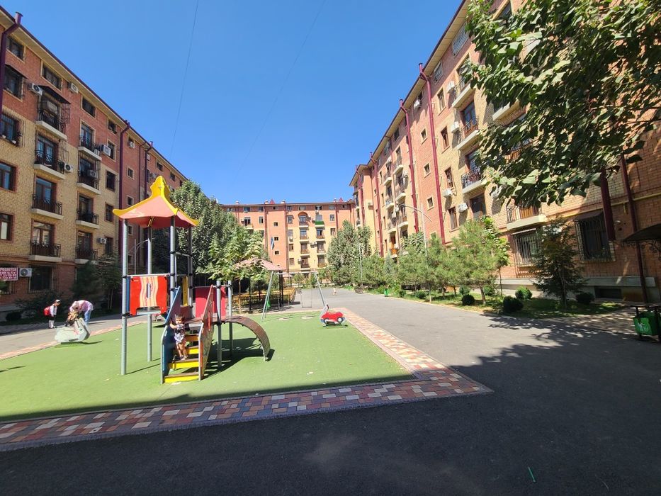 Qizlarga kvartira Sergeli Mediapark orqasidagi golden Hous
Yangihayot