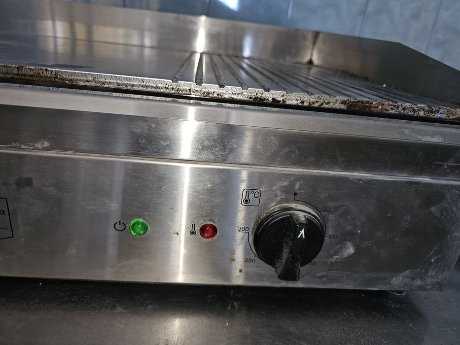 Grill electric aproape nefolosit