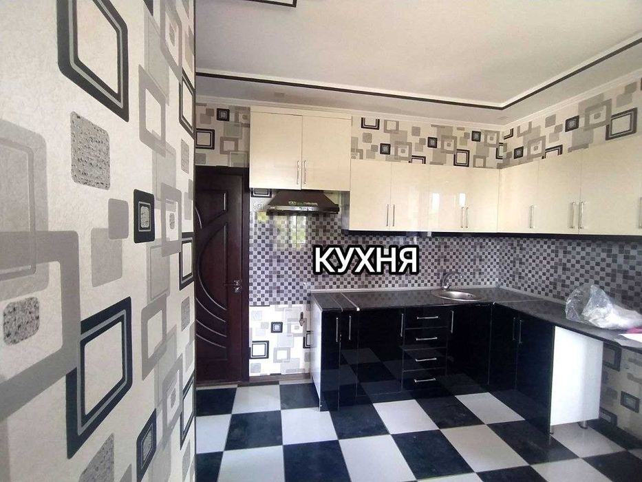 Ховли сотилади! 5 хона  6.8 сотик! Кибрай рн Жомий