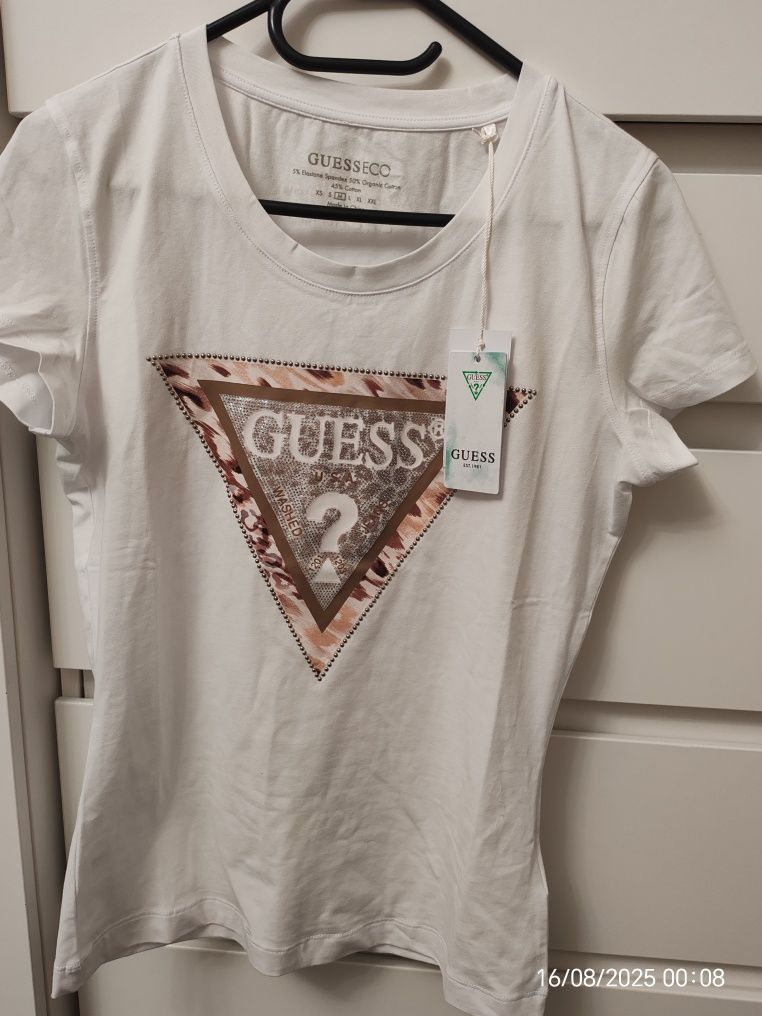 Дамска нова тениска Guess с етикет