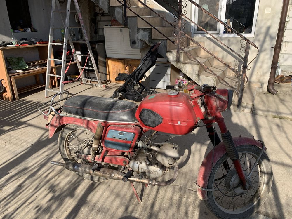Motocicleta Mobra 50
