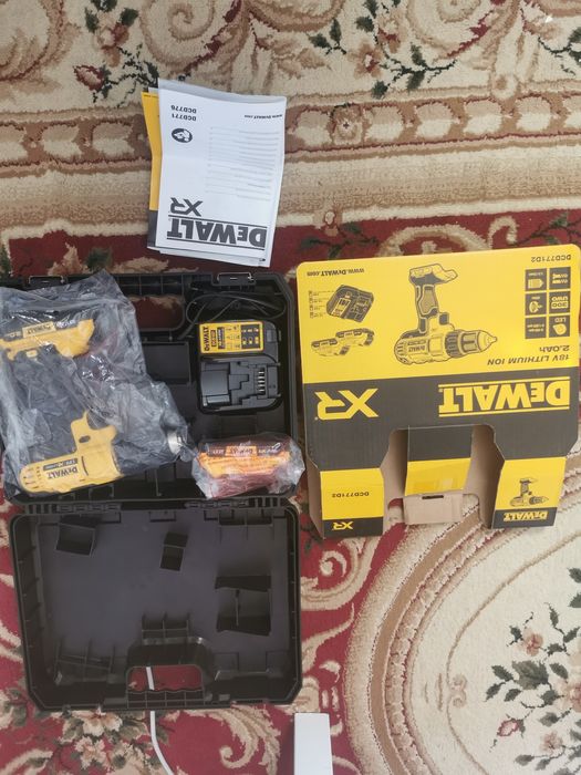 Bormasina DeWalt DCD776 771 nouă