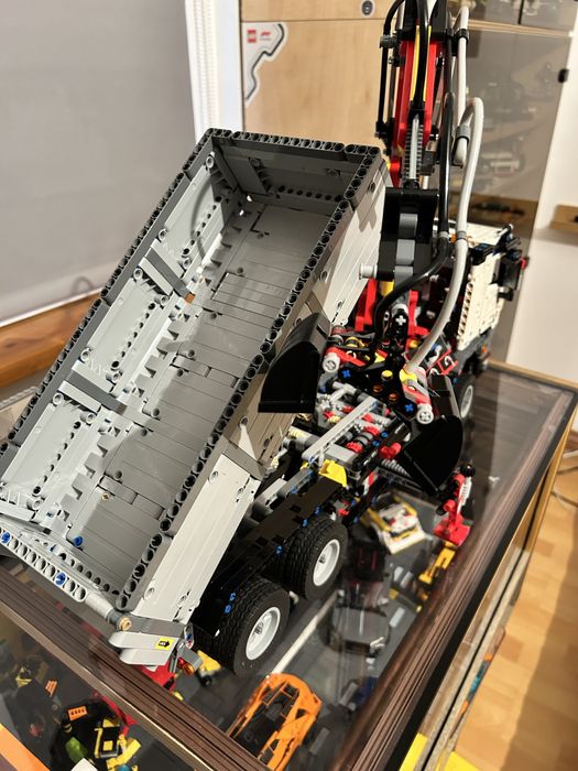 LEGO® Technic Mercedes-Benz Arocs  42043