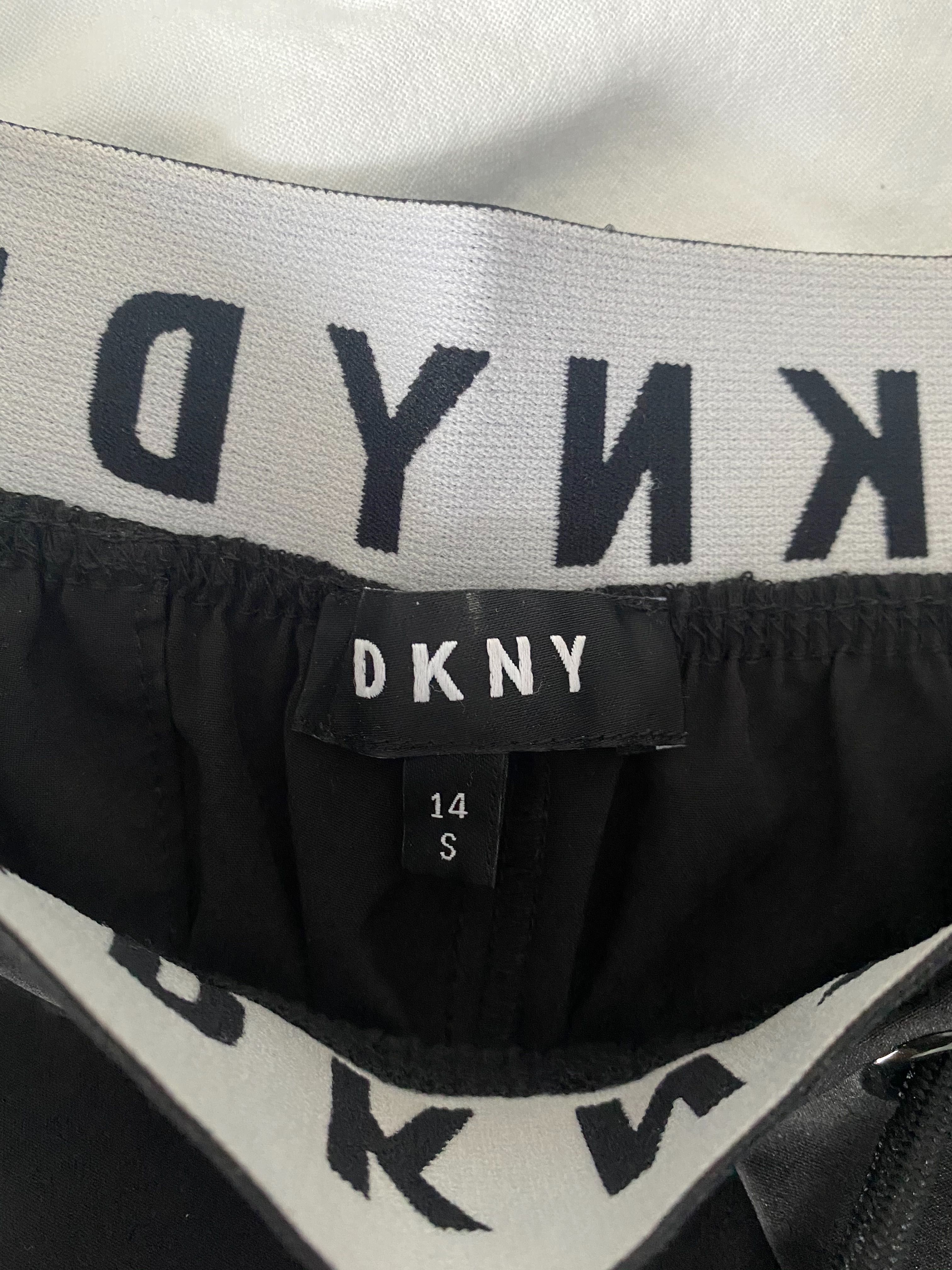 Къси панталони DKNY xs