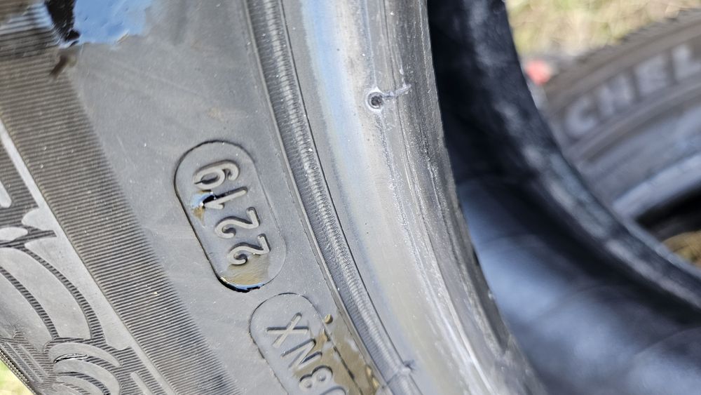 2бр гуми 215 60 16 мишелин