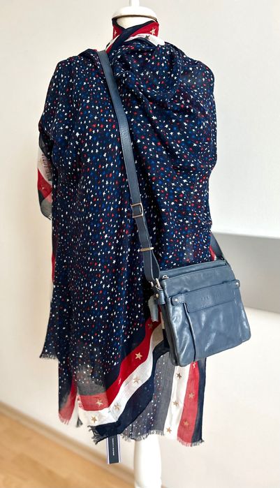 Tommy Hilfiger нов кокетен звезден шал