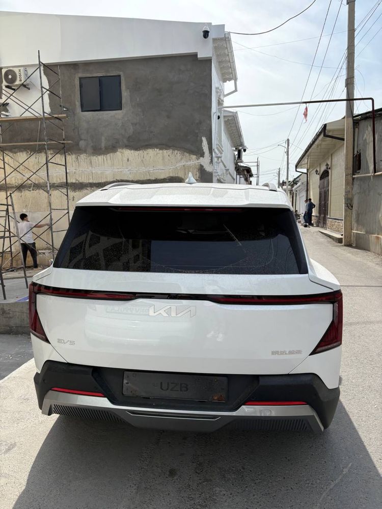 KIA V5 530 Land 2023 yengi
