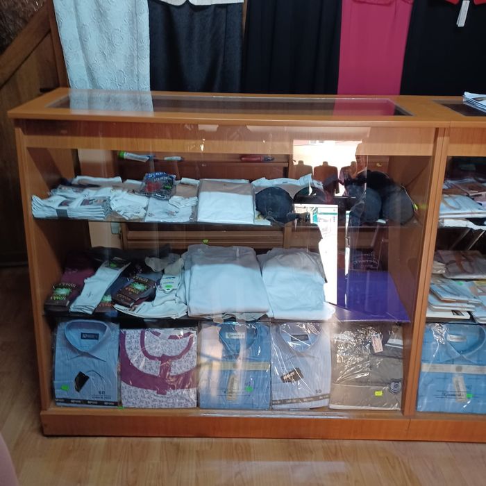 Vând tejghea in stare foarte buna