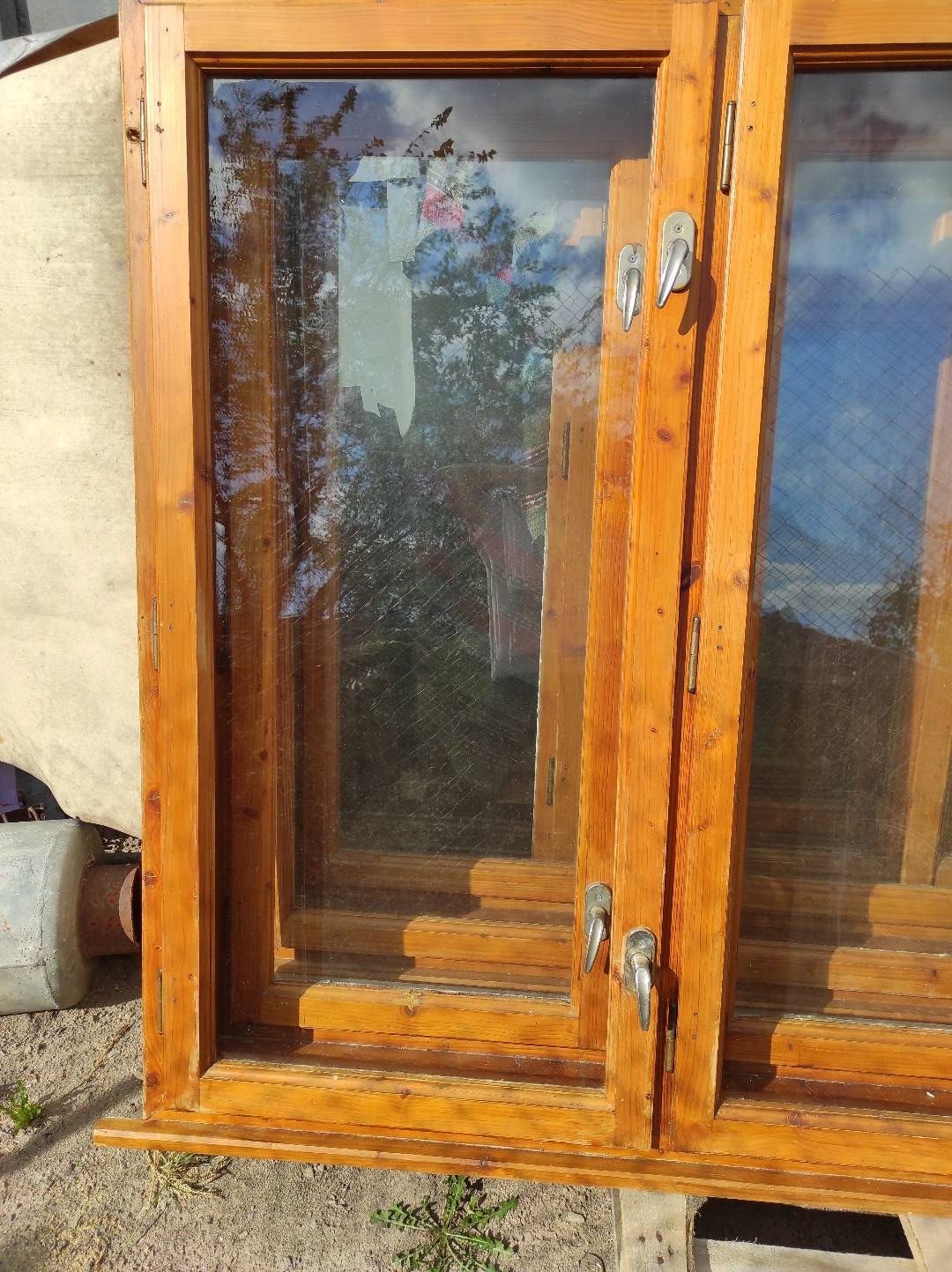 Двойни дървени прозорци със стъкла
