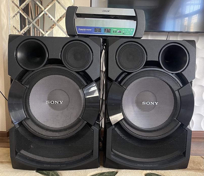 Колонки сони с управлением почти новые не использоавали просто стояла