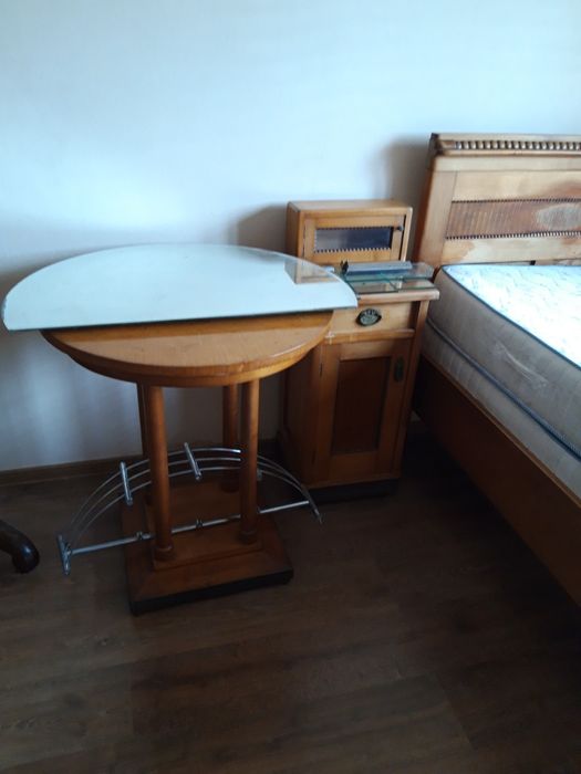Dulap antic, Mobilă tip dormitor cu 2 paturi, 2 dulaputi, 2 noptiere