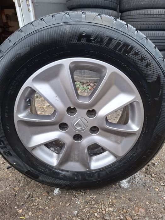 Vand roata R 16 dacia dastar cu senzor și anvelopa 215 65 16 iarna