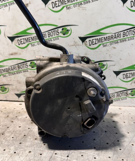 Alternator A0001502550 Mercedes-Benz C-Class W203/S203/CL203 seria Se