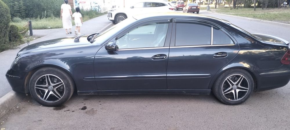 Продам машину Мерседес 211