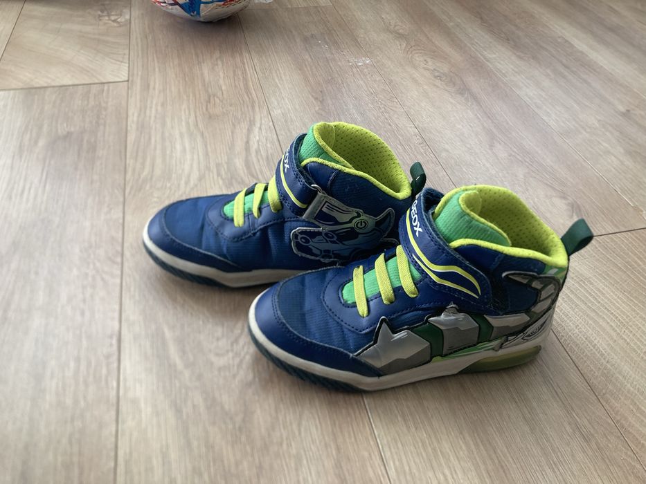 Високи кецове Geox светещи