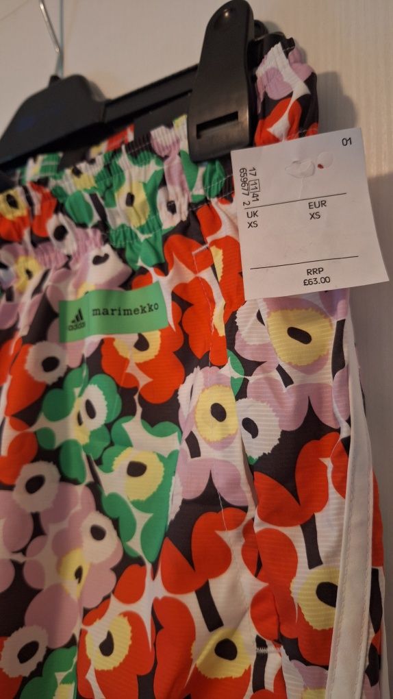 Дамско спортно долнище Adidas Marimekko XS