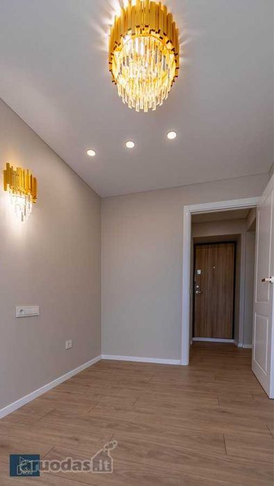 Дава се под наем Двустаен апартамент в Бургас, Славейков - 62 кв.м за 382.5 € - Снимка #2