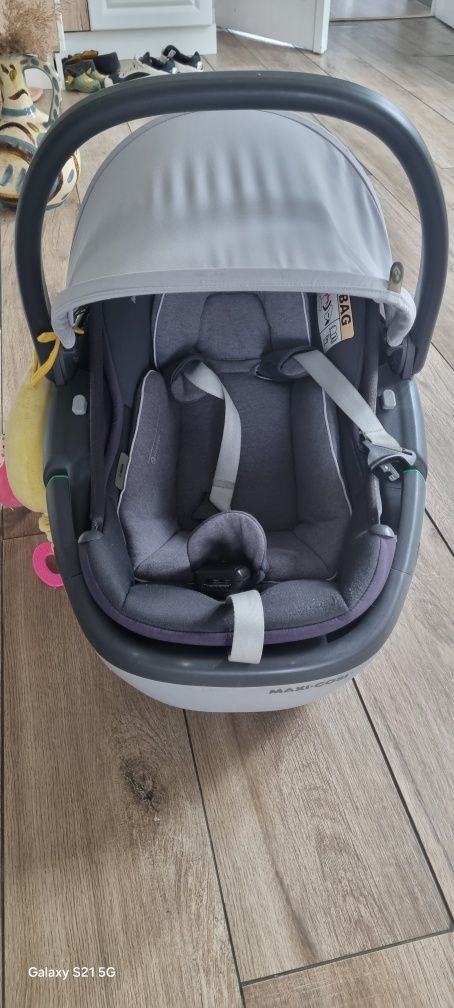 Vând scoica Maxi Cosi Coral 360