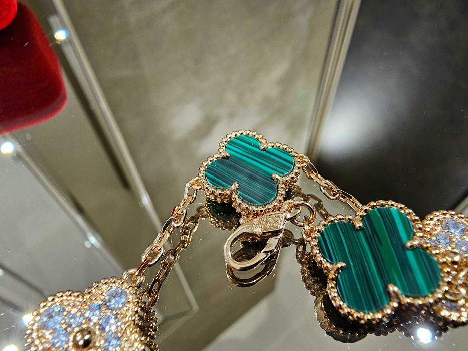 Van Cleef & Arpels VCA Rose Gold Green 5 Alhambra Clover Дамска Гривна