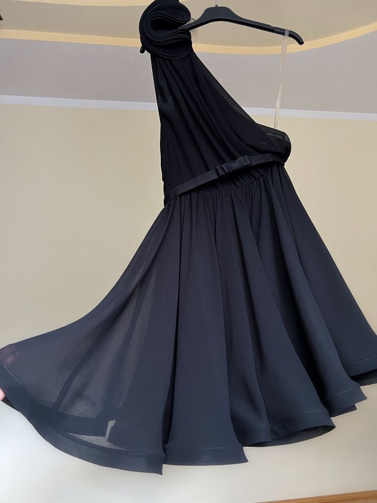 Rochie neagra eleganta