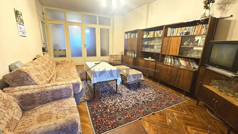 3-стаен с реална площ от 99 кв.м. в кв. Въстанически