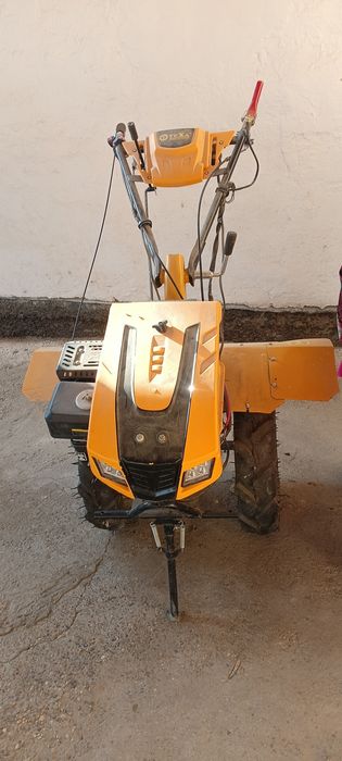 Мини трактор сотилади