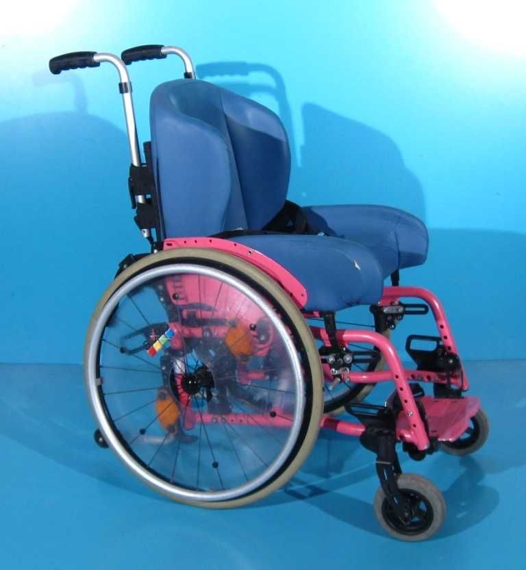 Scaun cu rotile activ din aluminiu Sorg / latime sezut 30 cm