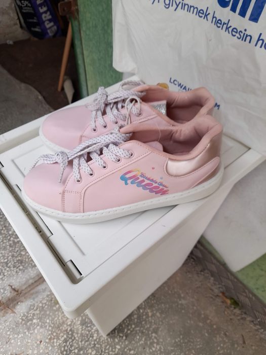 Нови маратонки на Waikiki nom. 38