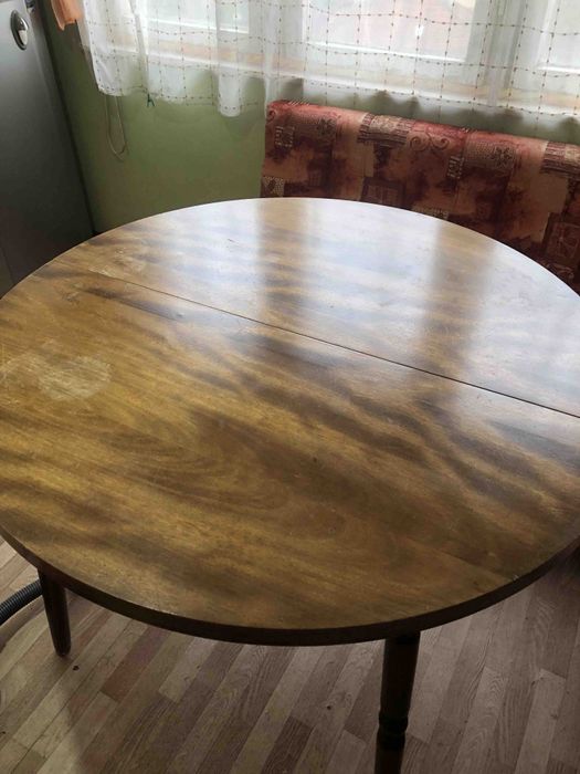 Разтегателна трапезна маса