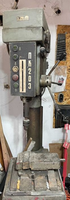 Продавам колонна бормашина ПК203