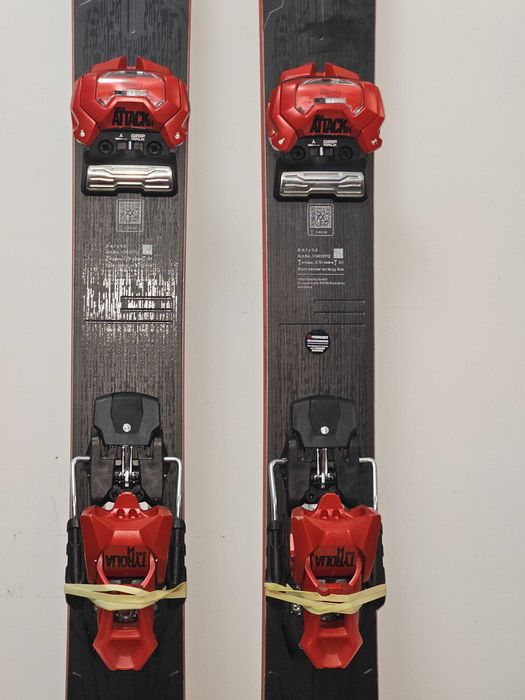 Schiuri FREERIDE Volkl Mantra M7 2024-25 cu legaturi Tyrolia Attack 14