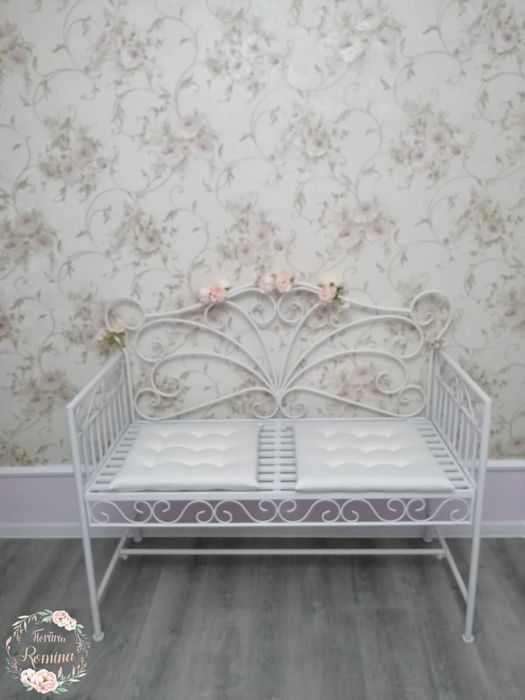 Bancă metalică decorativă pentru evenimente în aer liber/grădină