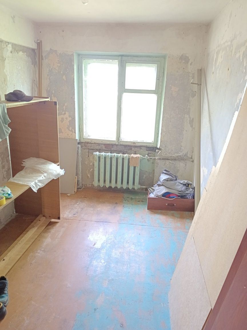 Продам 3 х комн квар. 2-52-4 этаж.