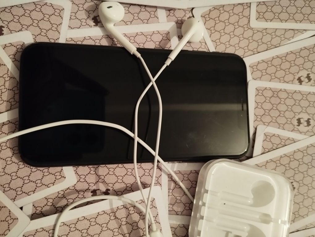 Iphone Xr juda aʼlo tel