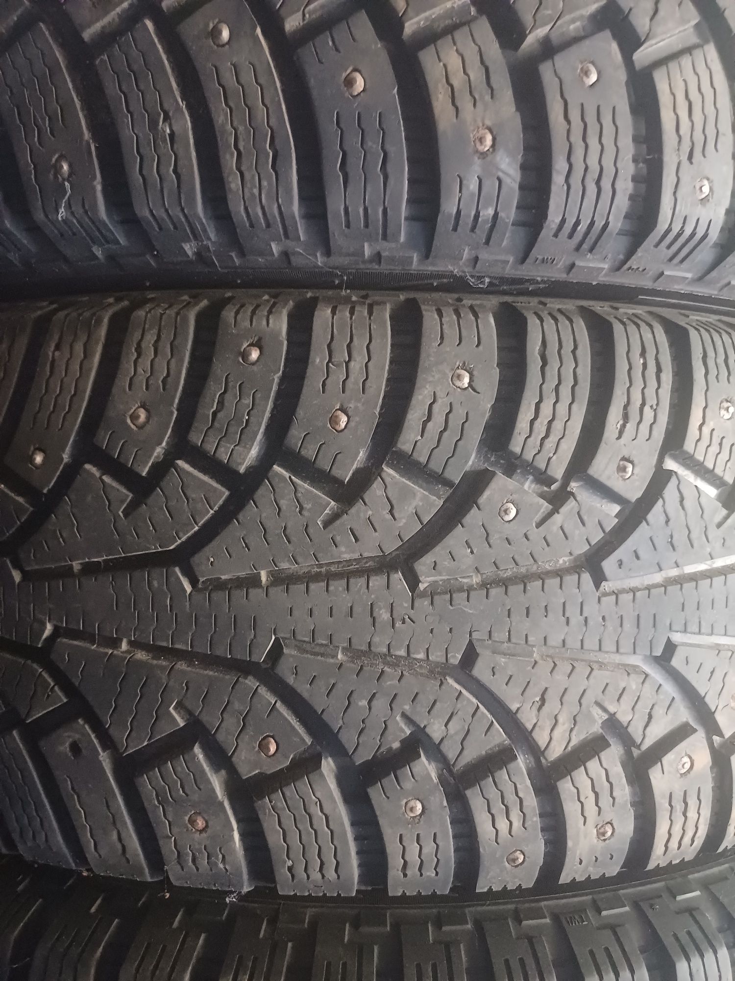 Продам зимние шины NOKIAN 225/60/17