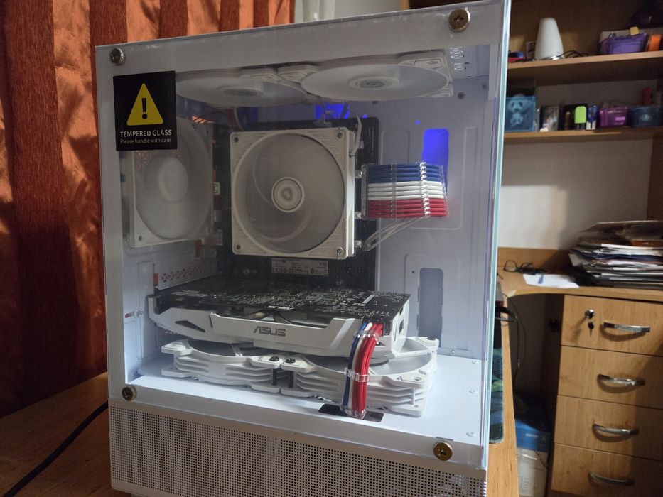 Vand pc ryzen 5 3500x gtx 1070 8gb
